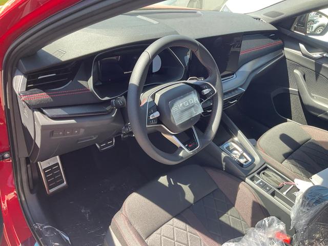 Skoda Octavia Combi 2.0 TSI 195 kW RS DSG, Pano, Standheizung, AHK, Navi, Matrix, Canton, Side, Winter, 5 J.-Garantie 