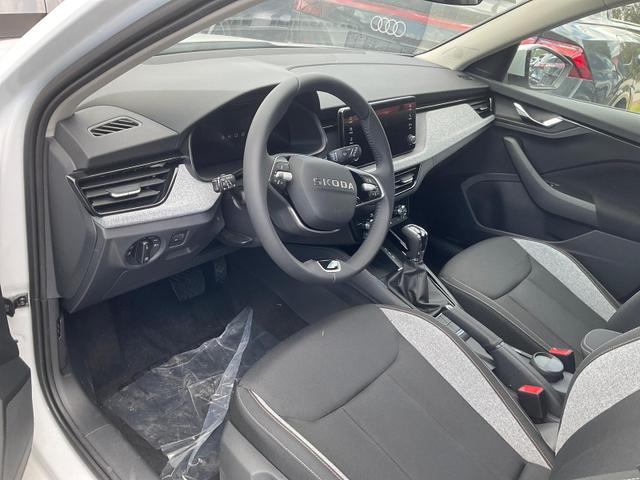 Skoda Kamiq Selection 1.5 TSI DSG Selection, AHK, LED, Kamera, Ladeboden, Winter, 16-Zoll 