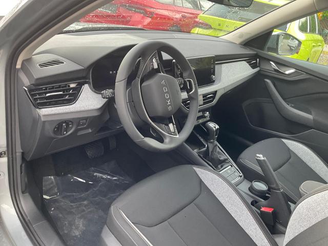 Skoda Kamiq Selection 1.5 TSI DSG Selection, AHK, LED, Kamera, Ladeboden, Winter, 16-Zoll 