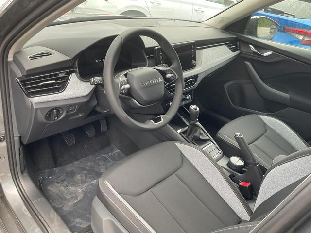 Skoda Kamiq Selection 1.5 TSI Selection, AHK, LED, Kamera, Ladeboden, Winter, 16-Zoll 