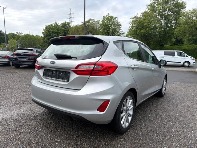 Ford / Fiesta / Silber / / / 