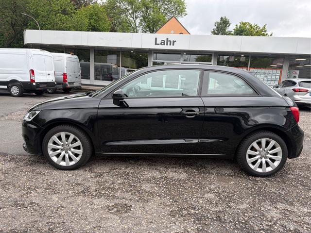 Audi / A1 / Schwarz / / / 
