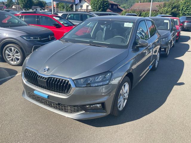 Skoda Fabia - Selection 1.0 TSI DSG Selection, LED, Kamera, Side, ACC, Winter, Ladeboden, sofort