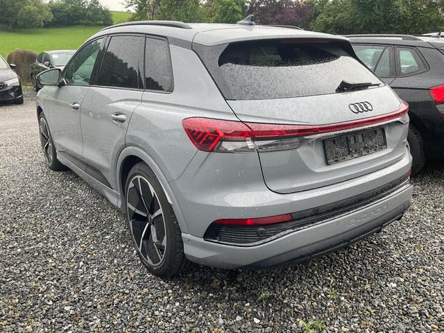 Audi Q4 e-tron 45 basis quattro quattro, AHK, LED, Side, AreaView, el. Klappe, 1. Hand 