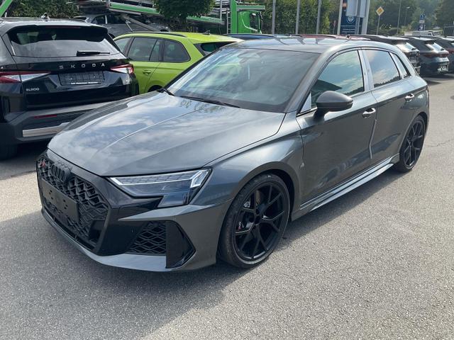 Audi RS3 - 2.5 294 kW TFSI quattro RS 3 Sportback quattro, SONOS, Navi, Kamera, Side, 5 J.-Garantie