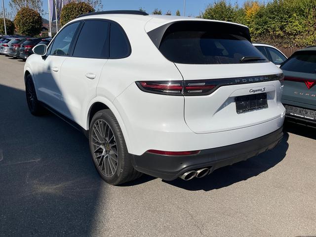 Porsche Cayenne S Sport Chrono, LED, AHK, Pano, Bose, Luft, 21-Zoll 