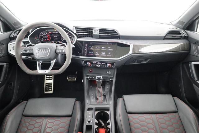 Audi RS Q3 Sportback 2.5 TFSI quattro quattro, Matrix, Pano, SONOS, 21-Zoll, 1. Hand 