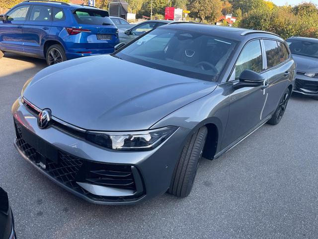Volkswagen Passat Variant - 2.0 TSI 150 kW R-Line DSG Black, Pano, AHK, Navi, IQ.Light, Side, Kamera, el. Klappe, 19-Zoll, 5 J.-Garantie