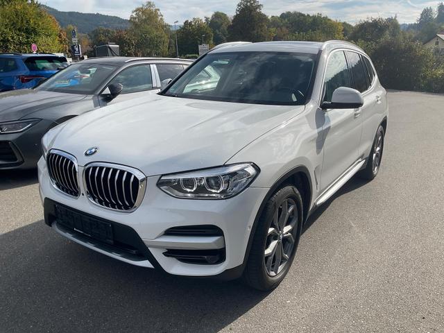 BMW X3 - xDrive 20 i xLine xDrive20i xLine, Pano, AHK, Navi, AreaView, Side, 19-Zoll