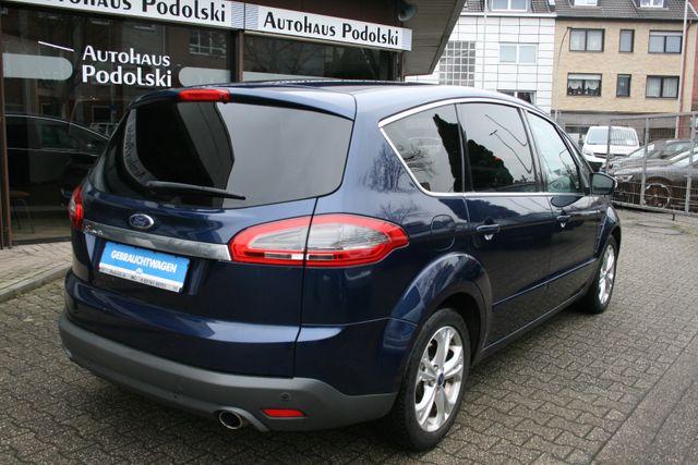 Ford S-MAX Titanium Automatik | 8-fach Bereift 