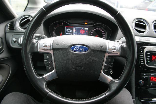 Ford S-MAX Titanium Automatik | 8-fach Bereift 