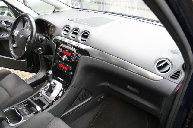 Ford S-MAX Titanium Automatik | 8-fach Bereift 