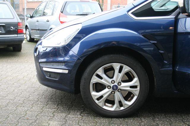 Ford S-MAX Titanium Automatik | 8-fach Bereift 