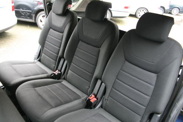 Ford S-MAX Titanium Automatik | 8-fach Bereift 