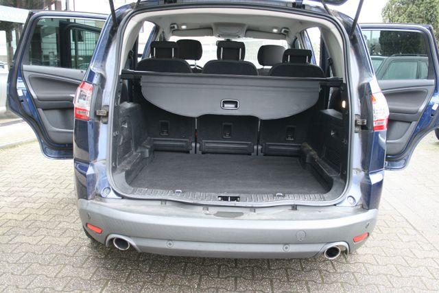 Ford S-MAX Titanium Automatik | 8-fach Bereift 
