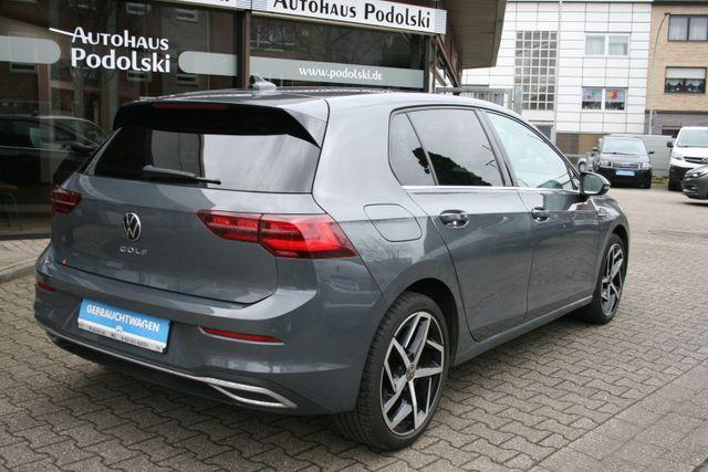 Volkswagen Golf VIII Lim. Style Autom|W/S Räder|Navi|Kamera 