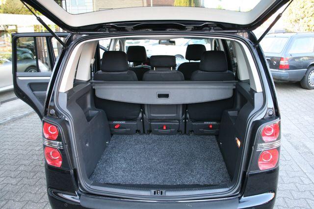Volkswagen Touran Freestyle Autom.Tempom.Sitz H.Klima, 