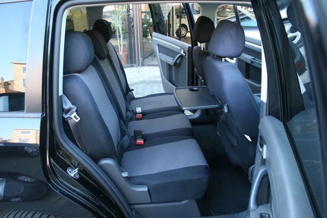 Volkswagen Touran Freestyle Autom.Tempom.Sitz H.Klima, 