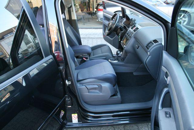 Volkswagen Touran Freestyle Autom.Tempom.Sitz H.Klima, 