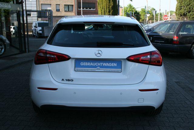 Mercedes-Benz A-Klasse A 180 -Klasse,TÜV N.W/S Räder.Tempom.PDC,5-Tür 