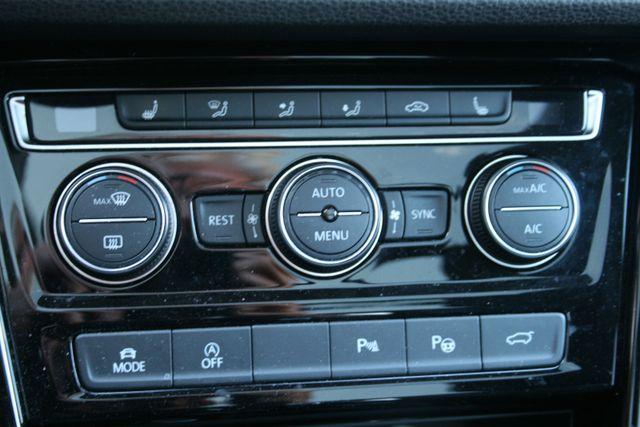 Volkswagen Touran Highline | Pano |7-Sitzer |AHK |S/W Räder 