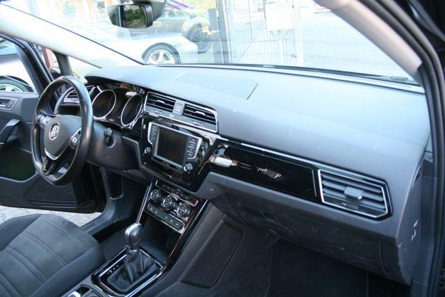Volkswagen Touran Highline | Pano |7-Sitzer |AHK |S/W Räder 