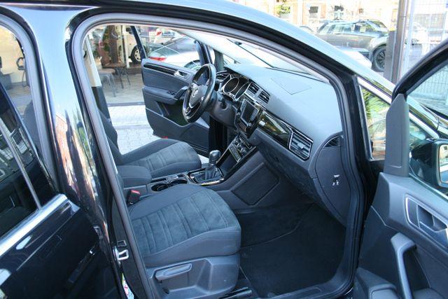 Volkswagen Touran Highline | Pano |7-Sitzer |AHK |S/W Räder 