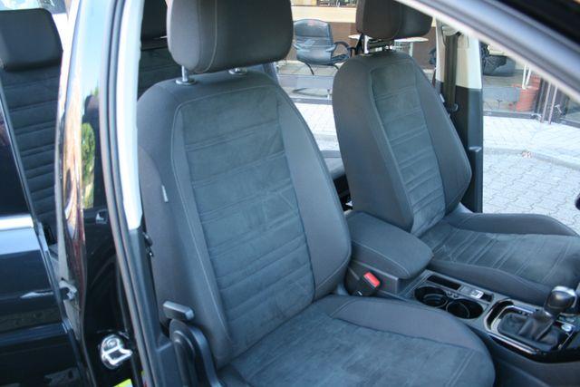 Volkswagen Touran Highline | Pano |7-Sitzer |AHK |S/W Räder 