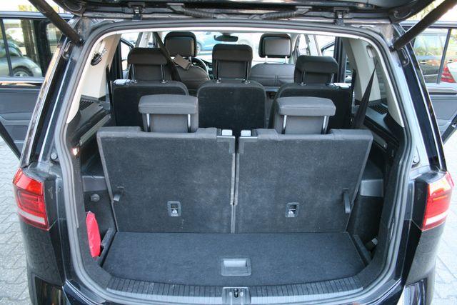 Volkswagen Touran Highline | Pano |7-Sitzer |AHK |S/W Räder 