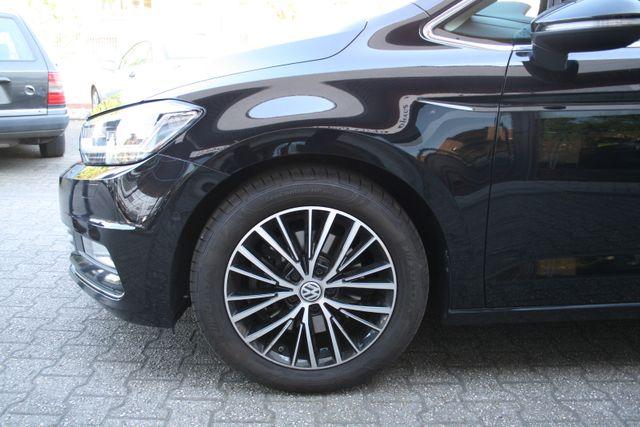 Volkswagen Touran Highline | Pano |7-Sitzer |AHK |S/W Räder 