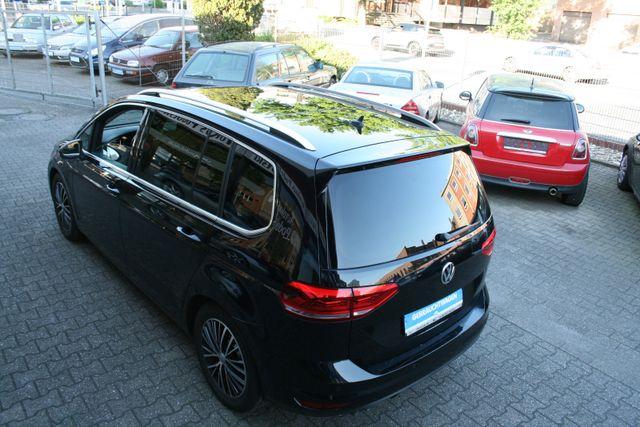 Volkswagen Touran Highline | Pano |7-Sitzer |AHK |S/W Räder 