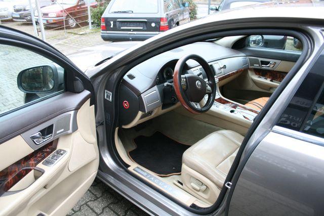 Jaguar XF 4.2 V8 Premium Luxury|Vollausstattung|Allwet. 