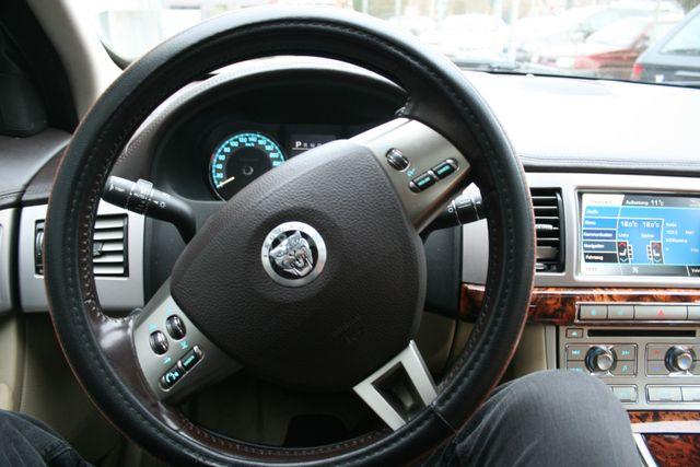 Jaguar XF 4.2 V8 Premium Luxury|Vollausstattung|Allwet. 