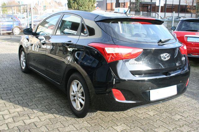 Hyundai i30 FIFA World Cup Edition|Allwetterreifen|T&uuml;v N 