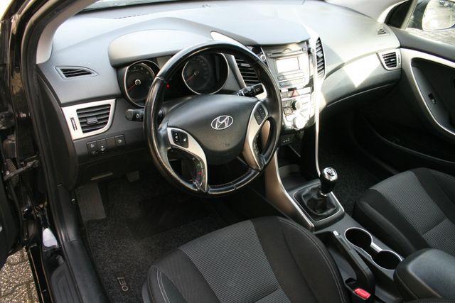 Hyundai i30 FIFA World Cup Edition|Allwetterreifen|T&uuml;v N 