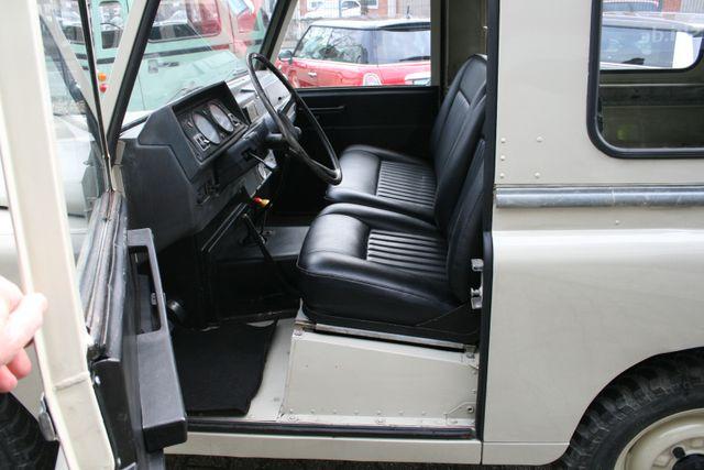 Land Rover Defender Santana 