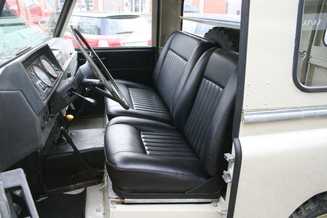 Land Rover Defender Santana 