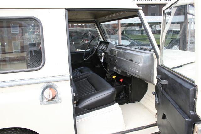 Land Rover Defender Santana 