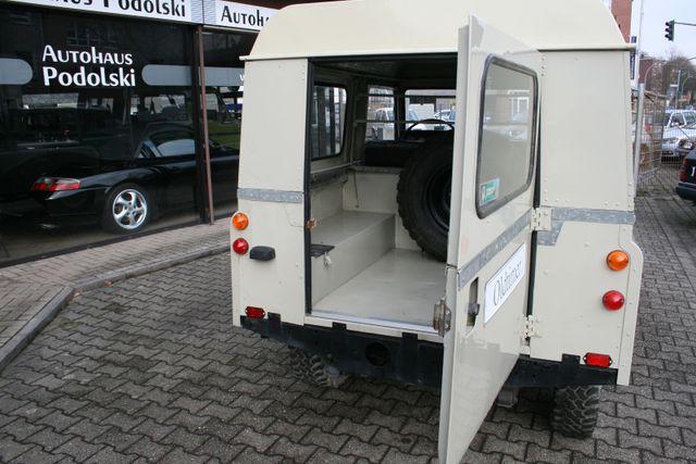 Land Rover Defender Santana 