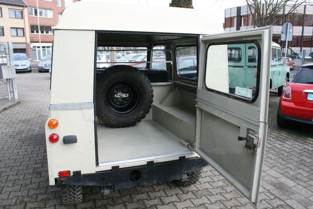 Land Rover Defender Santana 