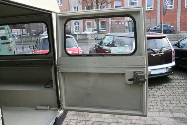 Land Rover Defender Santana 