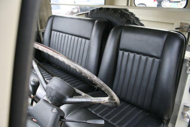 Land Rover Defender Santana 