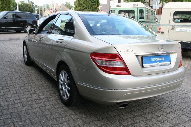 Mercedes-Benz C-Klasse C 250 Elegance Automatic CGI BlueEfficiency,Navi 