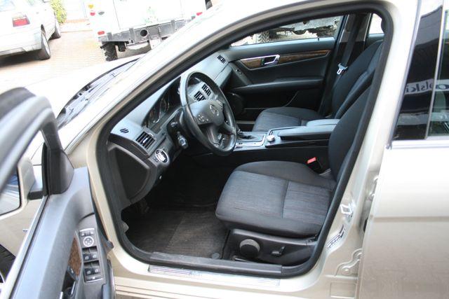 Mercedes-Benz C-Klasse C 250 Elegance Automatic CGI BlueEfficiency,Navi 