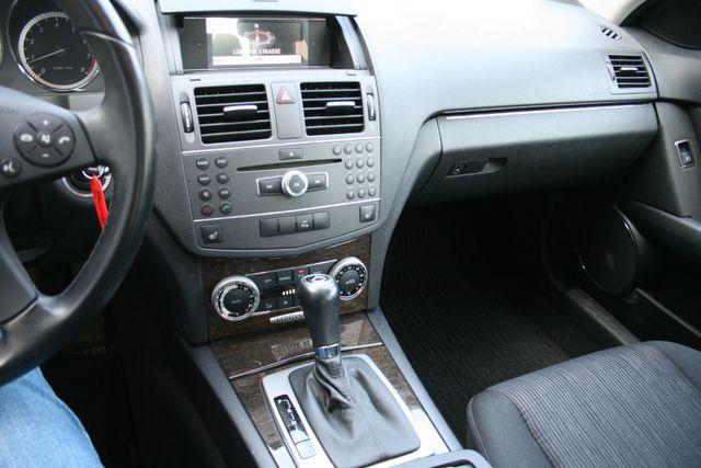 Mercedes-Benz C-Klasse C 250 Elegance Automatic CGI BlueEfficiency,Navi 