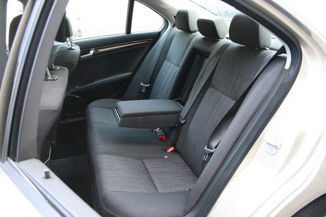 Mercedes-Benz C-Klasse C 250 Elegance Automatic CGI BlueEfficiency,Navi 