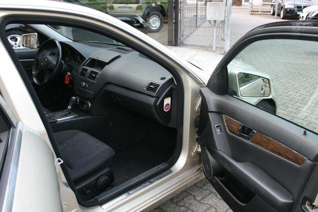 Mercedes-Benz C-Klasse C 250 Elegance Automatic CGI BlueEfficiency,Navi 