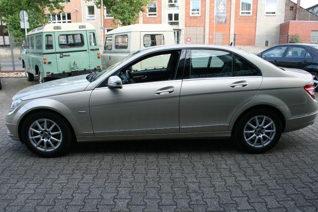 Mercedes-Benz C-Klasse C 250 Elegance Automatic CGI BlueEfficiency,Navi 