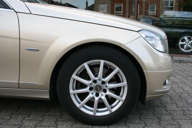 Mercedes-Benz C-Klasse C 250 Elegance Automatic CGI BlueEfficiency,Navi 