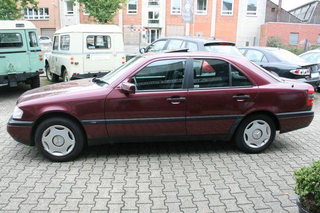 Mercedes-Benz C-Klasse C 180|Oldtimer|Klima|Schiebedach|Autom.|1. Hd 